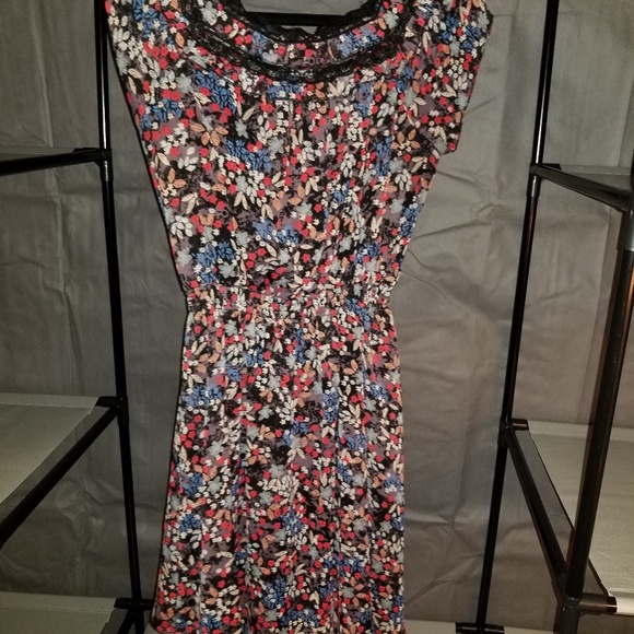 Flower dress - Picture 2 of 3